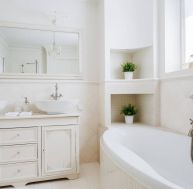 Adapter le modèle des mobiliers de sa salle de bains en fonction du style de l’espace / iStock.com - Katarzyna Bialasiewicz