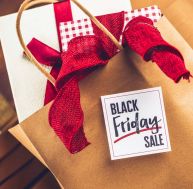 Black Friday 2017 : profitez-en pour commencer vos achats de Noël / iStock.com - Catherine Lane