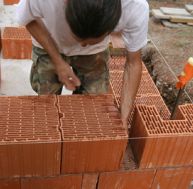 Construire un mur en briques Monomur