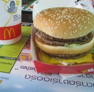 Les effets du Big Mac sont aussi dévastateurs que ceux du Coca Cola... - © Lawtonjm / Flickr CC.