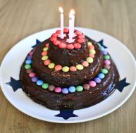 Gâteau d'anniversaire au chocolat et aux amandes