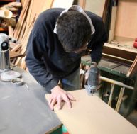 Réaliser des étagères en bois sur tasseaux