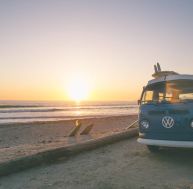 Vacances et camping : conseils et astuces pour voyager en van aménagé / iStock.com - Aubrey Lao