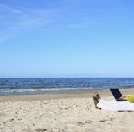 Plus de 9 Français sur 1 continuent à surfer sur le web pendant leurs vacances...