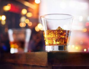 Addiction : les médecins souhaitent taxer davantage l'alcool / iStock.com - ipopba