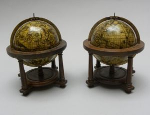 Rarissime paire de globes Vincenzo Coronelli datée 1697