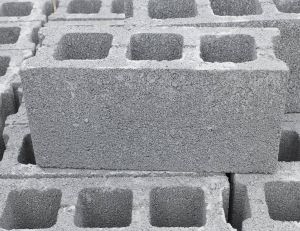 Des blocs de béton dans votre jardin