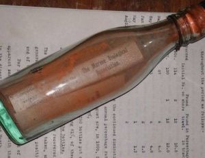 Aperçu d'une des bouteilles envoyées à la mer par The Marine biological Association - copyright The Marine biological association