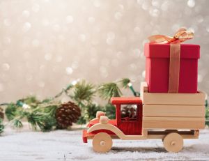 C'est le moment d'acheter les jouets de Noël / iStock.com - Maglara