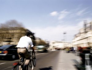 Les cédez-le-passage au feu rouge pour les cyclistes modifient substantiellement les règles pour les habitués du vélo, à Paris...