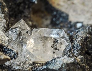 Diamant, graphite et Q-Carbone, les trois formes cristallisées du Carbone