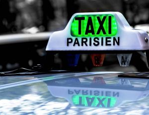 Les taxis parisiens en colère contre UberPop