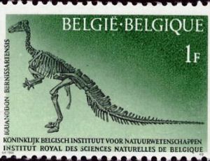 Timbre du royaume de Belgique commémorant la découverte du gisement de 31 squelettes de Bernissart