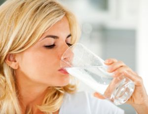 Hydrater son corps régulièrement
