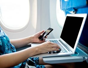 La 3G et la 4G pourraient être autorisées dans les avions / iStock.com-baona