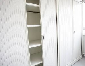 Les différents types d'armoires de bureau / iStock.com - Den Boma