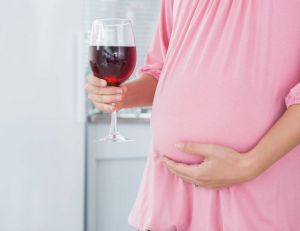 Mardi Conseil : alcool et grossesse, prenez conscience des dangers / iStock.com - Wavebreakmedia