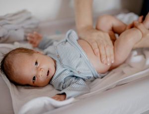 Prévenir et soulager les coliques chez les nourrissons / Istock.com - Anchiy