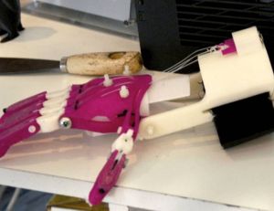 Aperçu d'une prothèse de main créée vie impression 3D - copyright Enabling the Future