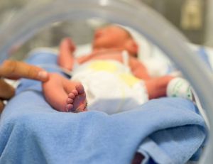 Santé : 6 bébés sur 100 naissent prématurés en France / iStock.com - PixelIstanbul