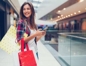 Shopping : les Français préfèrent les boutiques au e-commerce / iStock.com - Martin Dimitrov