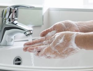 Le lavage des mains n'est pas automatique pour tout le monde