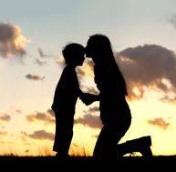 4 astuces pour apprendre la gratitude à vos enfants / iStock.com - ChristinLola