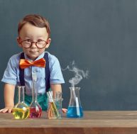 7 projets scientifiques à faire avec ses enfants / iStock.com - pinstock