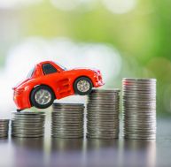 Assurer sa voiture électrique : quels sont les coûts de l'assurance auto ? / iStock.com - krisanapong detraphiphat