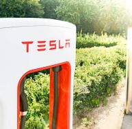 Auto : Tesla dévoile son SUV Model Y / iStock.com - Sjo