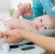 Bébé : le poids de naissance a des conséquences sur la santé mentale / iStock.com - Steve Debenport