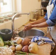Comment prévenir les intoxications alimentaires à la maison ? / iStock.com-jeffbergen