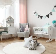 Décorez la chambre de votre futur bébé ! / iStock.com - KatarzynaBialasiewicz 
