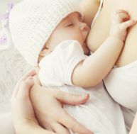 Lait infantile et santé : trois choses à savoir sur l’allaitement des bébés / iStock.com - Rohappy