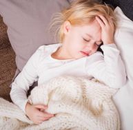Les migraines de plus en plus courantes chez les enfants de 5 à 15 ans / iStock.com-grinvalds