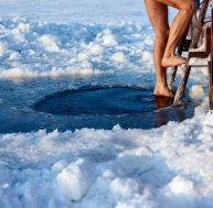 Lewis Pugh nage au Groenland pour alerter sur le réchauffement climatique