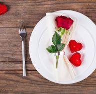 Mardi Conseil : 4 astuces pour réussir son menu de la Saint-Valentin / iStock.com-eli_asenova