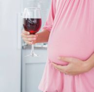 Mardi Conseil : alcool et grossesse, prenez conscience des dangers / iStock.com - Wavebreakmedia