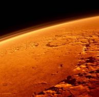 Mars aurait vu son atmosphère disparaître sous l'influence des vents solaires - copyright kees veenenbos