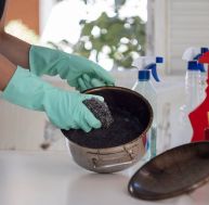 Nettoyage de la cuisinière avec du savon noir : astuces et conseils