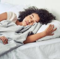Nos conseils pour bien dormir malgré de fortes chaleurs / iStock.com - LaylaBird