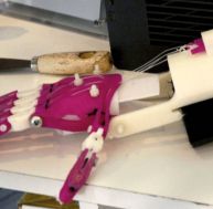 Aperçu d'une prothèse de main créée vie impression 3D