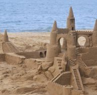 Quelques recommandations s'imposent, avant de se lancer dans la construction d'un château de sable...