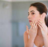 Solutions naturelles pour lutter contre l'acné / iStock.com - PeopleImages