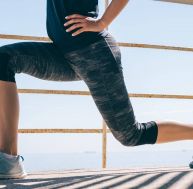 Sport : 3 exercices à faire chez soi pour éliminer la cellulite / iStock.com - iprogressman