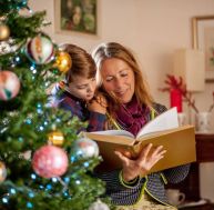 Vendredi lecture : les livres aussi fêtent Noël ! / iStock.com - CasarsaGuru