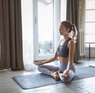 Yoga : 5 positions pour se détendre Istock.com - Jasmina007