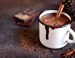 3 recettes de chocolat chaud pour surmonter le froid en hiver / iStock.com - Lilechka75