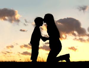 4 astuces pour apprendre la gratitude à vos enfants / iStock.com - ChristinLola