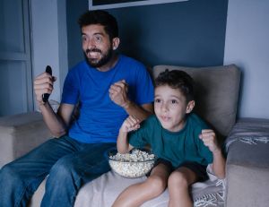 4 bonnes raisons de laisser vos enfants regarder la Coupe du Monde / iStock.com - klebercordeiro